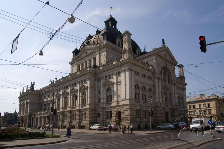 Apt In The Center Of The Town Near The Opera House Lejlighed Lviv Eksteriør billede